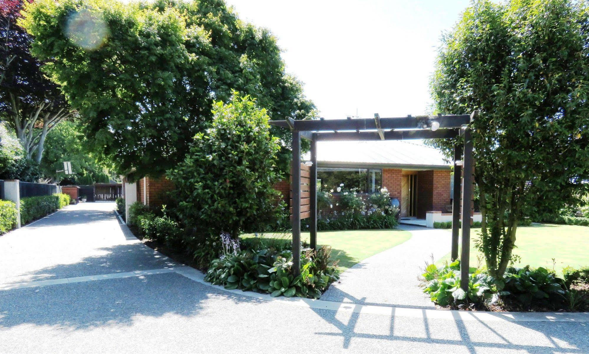Maples On Harewood Bed and Breakfast Christchurch Exteriör bild